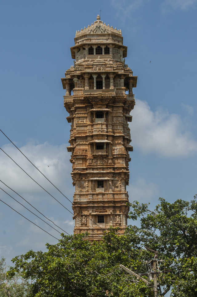25 - India - Chittorgarh - fuerte de Chittorgarh - torre Vijaya Stambha o torre de la Victoria